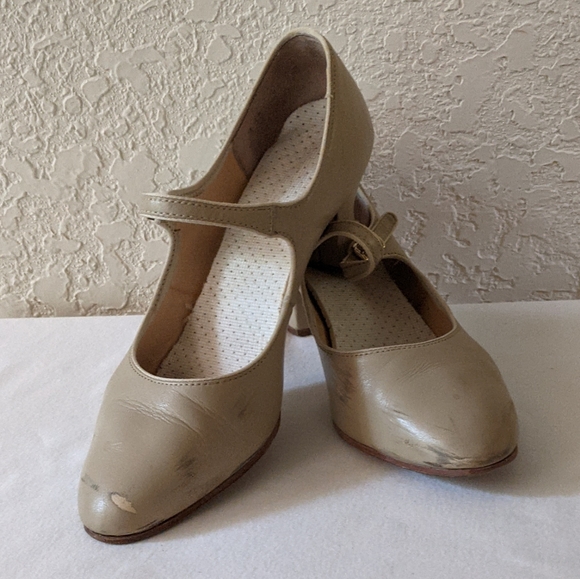 Leo's Dance Shoes, Beige - Picture 1 of 8